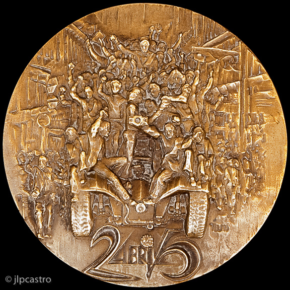 medal 25 abril, anverso, 80